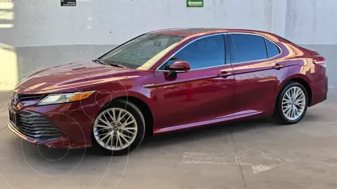 Toyota Camry HEV XLE 2.5L Navi Hibrido usado (2020) color Rojo precio $409,000