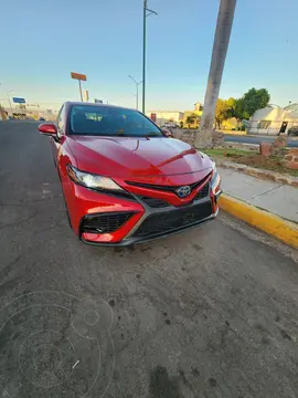 Toyota Camry HEV SE usado (2024) color Rojo precio $550,000