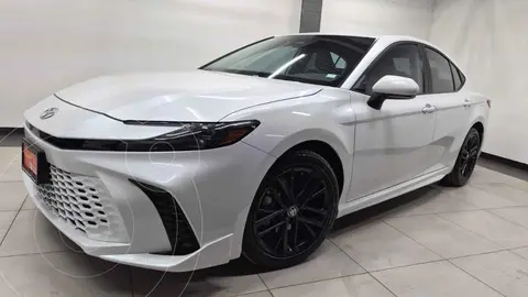 Toyota Camry HEV XSE usado (2025) color Blanco financiado en mensualidades(enganche $143,000 mensualidades desde $14,107)