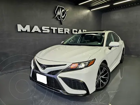 Toyota Camry HEV SE usado (2023) color Blanco precio $439,000