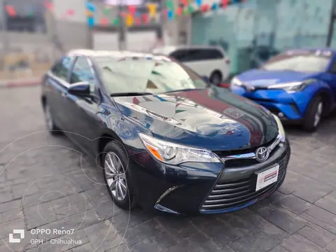 foto Toyota Camry XLE 2.5L usado (2017) color Azul precio $330,000