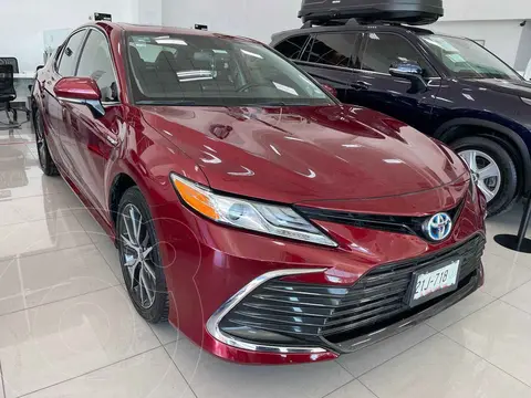 Toyota Camry XLE usado (2021) color Rojo precio $540,000