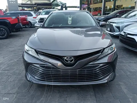 Toyota Camry XLE 2.5L Navi usado (2020) color Gris precio $398,000