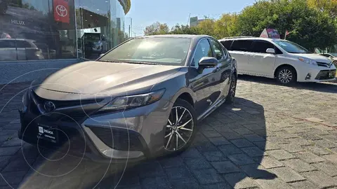 Toyota Camry SE usado (2023) color Gris financiado en mensualidades(enganche $142,169 mensualidades desde $15,129)