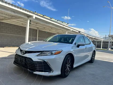 Toyota Camry XLE usado (2021) color Blanco precio $470,000