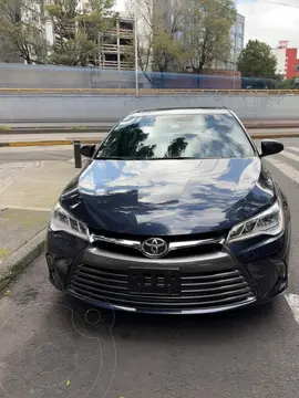 Toyota Camry XLE 3.5L V6 usado (2017) color Azul precio $245,000