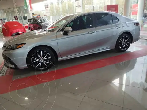 foto Toyota Camry SE usado (2024) color Plata precio $539,000