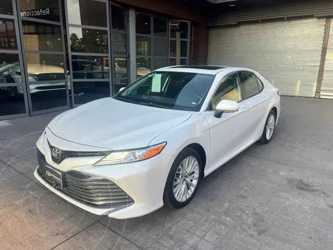 foto Toyota Camry XLE 2.5L Navi usado (2020) color Blanco precio $365,000
