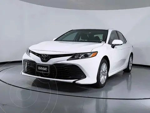 Toyota Camry LE 2.5L usado (2018) color Negro precio $374,999