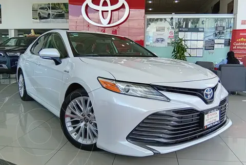 Toyota Camry XLE 2.5L usado (2019) color Blanco financiado en mensualidades(enganche $148,390 mensualidades desde $6,375)