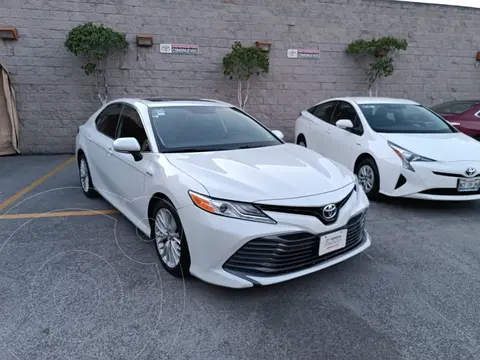 Toyota Camry XLE Hibrido usado (2019) color Blanco precio $512,000