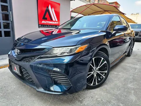 Toyota Camry SE 2.5L usado (2020) color Azul precio $349,000