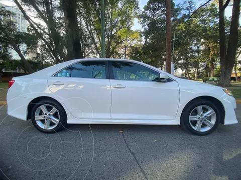 Toyota Camry SE 3.5L V6 usado (2012) color Blanco precio $210,000