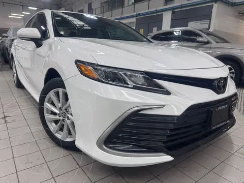 Toyota Camry LE usado (2023) color Blanco precio $429,900