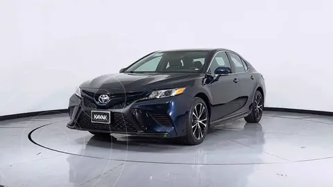 Toyota Camry SE 2.5L usado (2020) color Azul precio $507,999