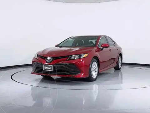 Toyota Camry LE 2.5L usado (2019) color Negro precio $408,999