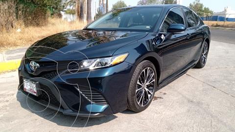 foto Toyota Camry SE 2.5L usado (2020) color Azul precio $432,000