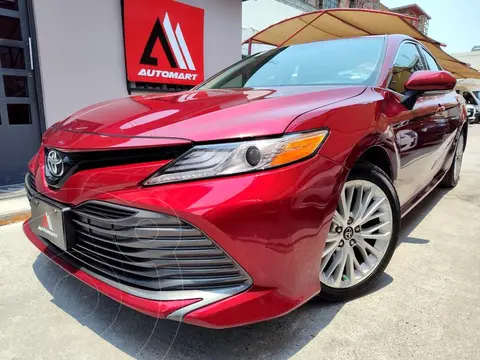 Toyota Camry XLE 2.5L usado (2019) color Rojo precio $379,000