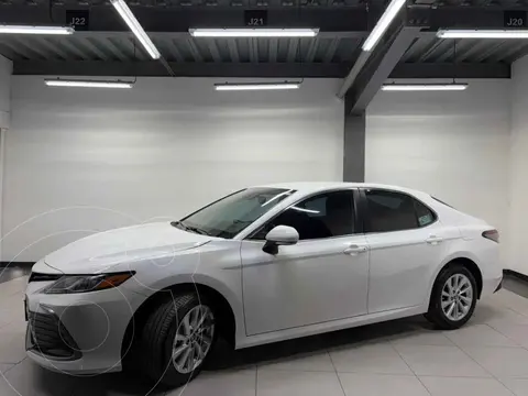 Toyota Camry LE usado (2024) color Blanco precio $495,000
