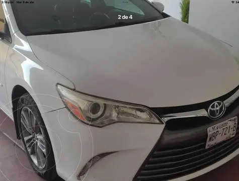 Toyota Camry XLE usado (2015) color Blanco precio $185,000
