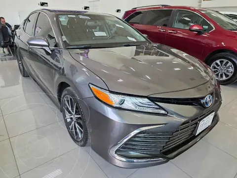 Toyota Camry XLE usado (2021) color Gris financiado en mensualidades(enganche $118,250 mensualidades desde $9,985)
