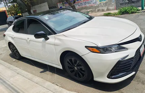 Toyota Camry LE usado (2024) color Blanco precio $350,000