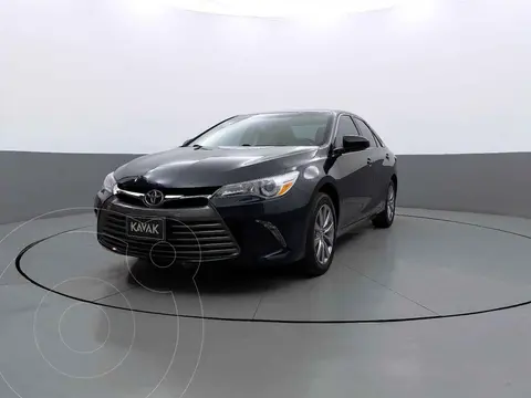 foto Toyota Camry XLE 2.5L Navi usado (2017) color Beige precio $303,999