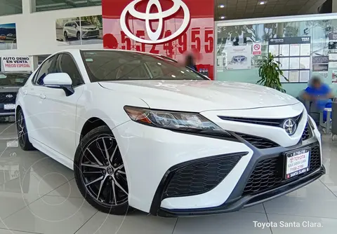 Toyota Camry SE usado (2024) color Blanco precio $530,000