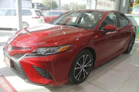 Toyota Camry SE 2.5L usado (2019) color Rojo financiado en mensualidades(enganche $469,000)