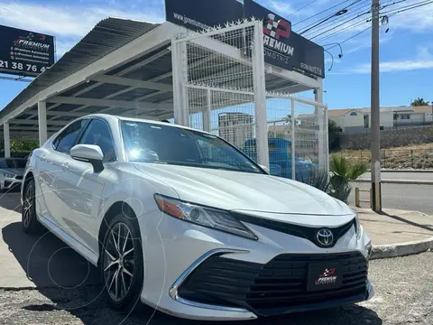 foto Toyota Camry XLE usado (2022) color Blanco Perla precio $528,000