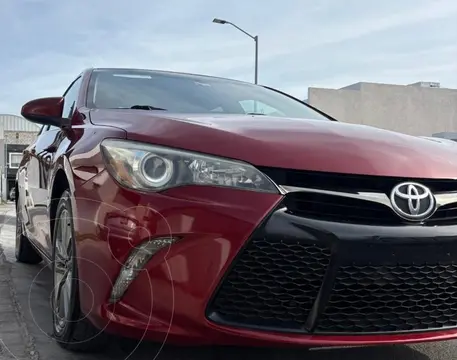 Toyota Camry SE 2.5L usado (2015) color Rojo precio $199,000