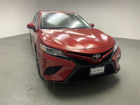Toyota Camry SE 2.5L usado (2019) color Rojo financiado en mensualidades(enganche $63,000 mensualidades desde $9,900)