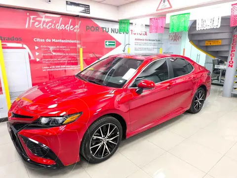 Toyota Camry SE usado (2023) color Rojo financiado en mensualidades(enganche $100,122 mensualidades desde $9,877)