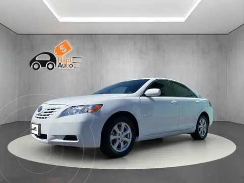 Toyota Camry LE 2.4L usado (2009) color Blanco precio $118,200