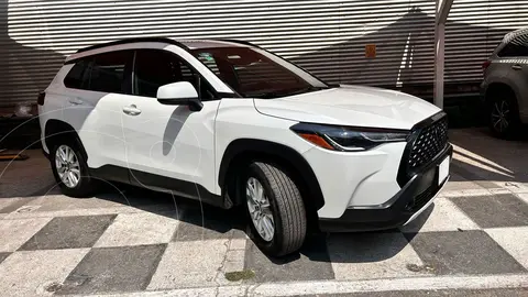 Toyota Corolla Cross LE usado (2022) color Blanco precio $440,000