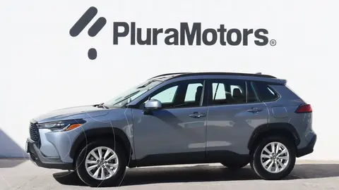 Toyota Corolla Cross LE usado (2022) color plateado precio $414,000