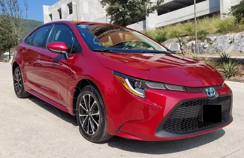 Toyota Corolla HEV Hybrid usado (2022) color Rojo precio $398,000