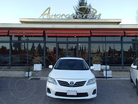 Toyota Corolla 1.8 XLi usado (2013) color Blanco precio $14.500.000