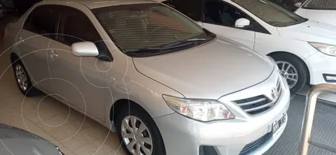Toyota Corolla 1.8 XLi usado (2014) color Gris Plata  precio $4.500.000