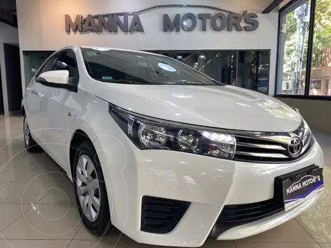 Toyota Corolla 1.8 XLi 2016-2017 usado (2017) color Blanco precio $8.600.000