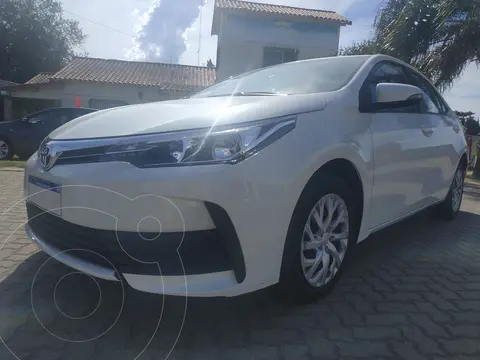 Toyota Corolla 1.8 XLi CVT usado (2017) color Blanco precio $4.900.000