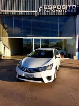Toyota Corolla 1.8 XLi CVT usado (2015) color Blanco precio $17.600.000