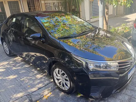 Toyota Corolla 1.6 XLi usado (2016) color Negro precio $21.500.000