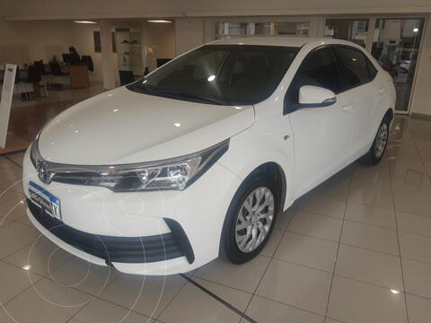 Toyota Corolla 1.8 XEi Pack usado (2018) color Blanco precio $3.950.000