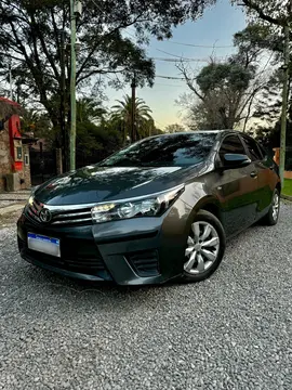 Toyota Corolla 1.8 XLi 2016-2017 usado (2016) color Gris Oscuro precio u$s14.000