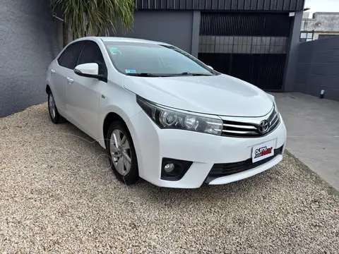 Toyota Corolla 1.8 XEi usado (2014) color Blanco precio $16.900.000