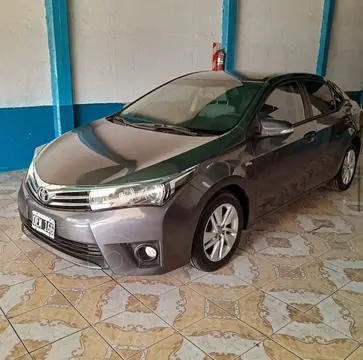 Toyota Corolla 1.8 XEi usado (2014) color Gris Oscuro precio $17.800.000