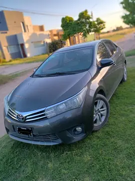 Toyota Corolla 1.8 XEi Pack Aut usado (2015) color Gris Oscuro precio $17.500.000