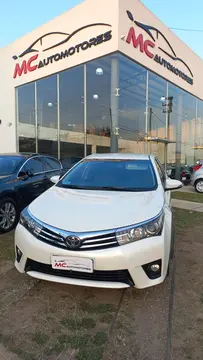Toyota Corolla 1.8 XEi usado (2016) color Blanco precio u$s14.000