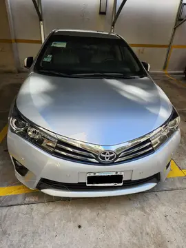 Toyota Corolla 1.8 XEi Pack Aut usado (2015) color Gris Plata  precio u$s20.000